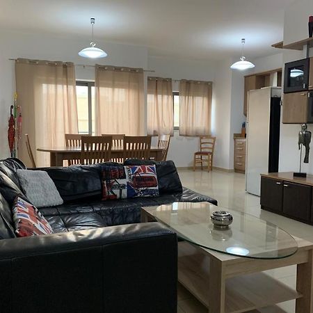 Protea Court Apartments, St Julians Saint Julian's Екстериор снимка
